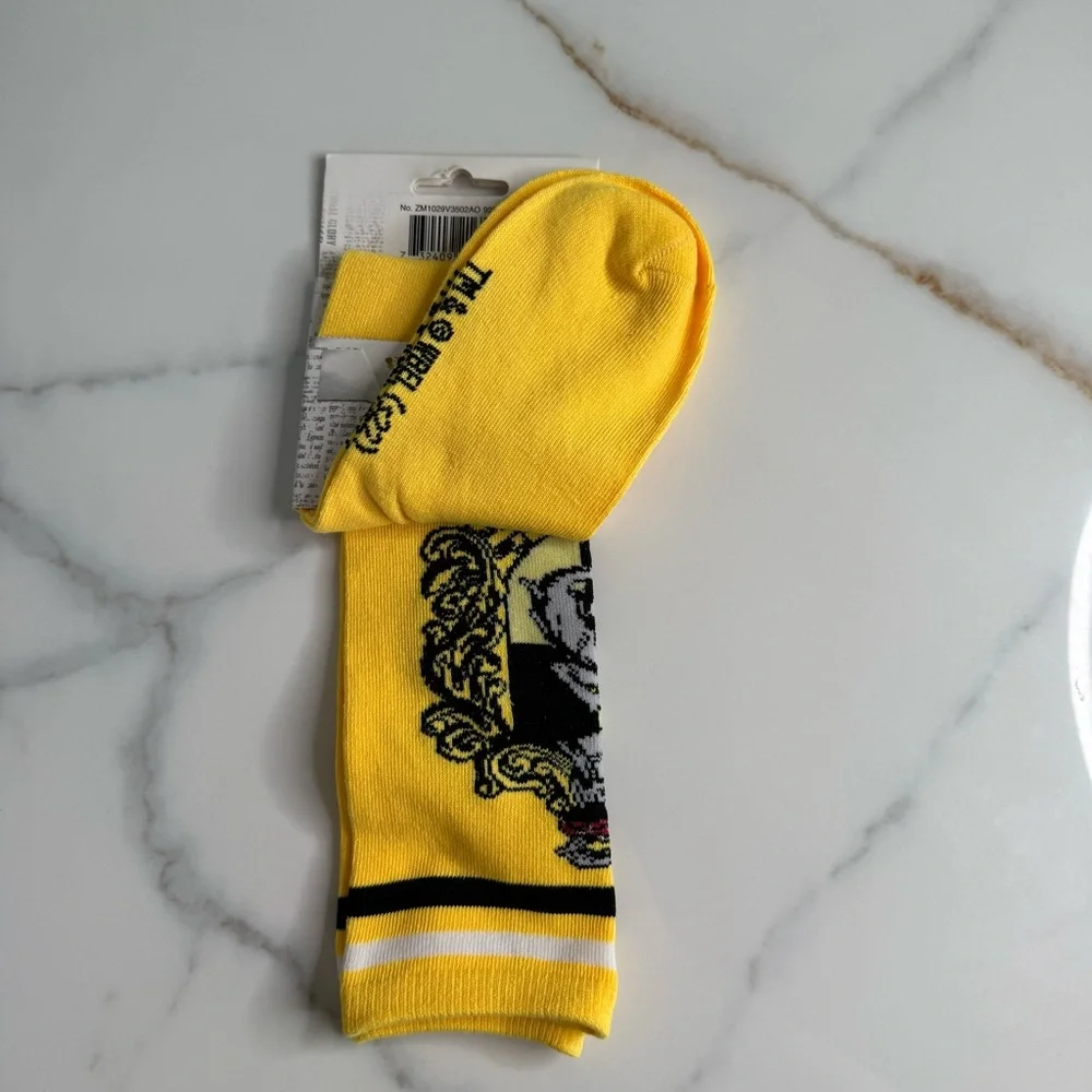 NWT Harry Potter Hufflepuff house socks yellow/gold - Picture 4 of 5